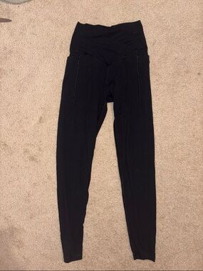 Offline by Aerie Women’s Black Crossover High-Waist Leggings